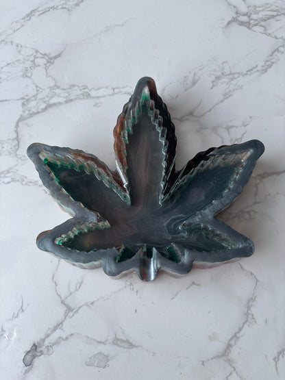 Resin 3D Maple Leaf Ashtray